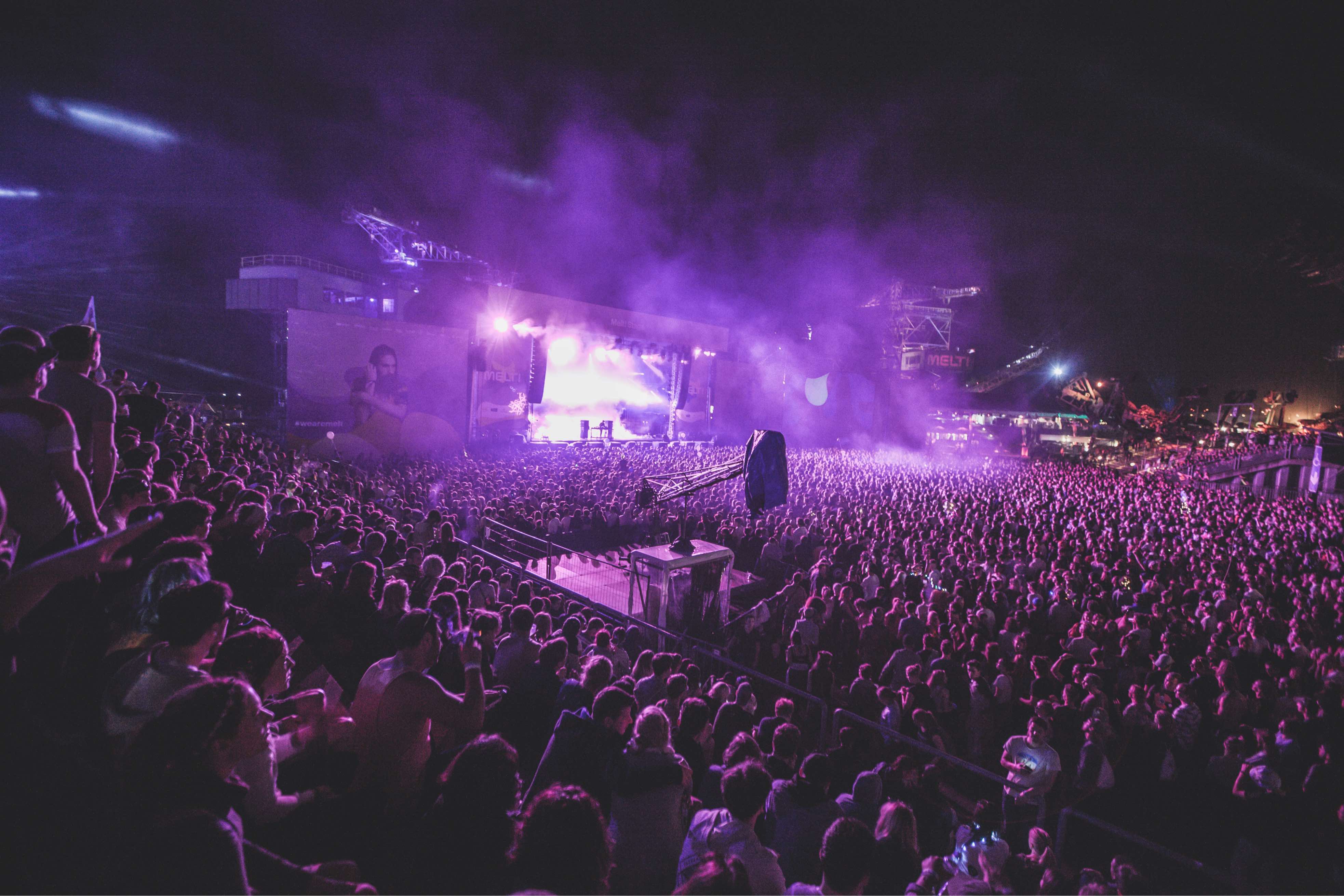 Live crowd